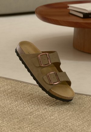 Pier One LEATHER UNISEX - Pantolette flach - stone