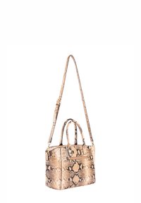 Borsa strutturata in stampa serpente sintetico con sfumature di beige e marrone, dotata di doppi manici, di una tracolla removibile e di chiusura con zip.