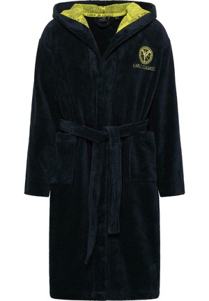 Navyblauwe badjas met capuchon, gemaakt van zachte, pluche stof, met voorzakken, een strikceintuur en een contrasterende gele binnenvoering.