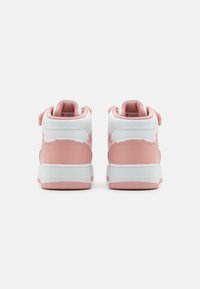 Champion RD18 UNISEX - Basketbalové boty - pink/white