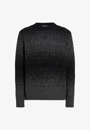 Mustaline kudumipusa ümmarguse kaelusega, millel on tekstuuriline nöörkudumise muster, soonikkoes mansetid ja allosa, mis tumeneb järk-järgult tumedast hallist mustani.