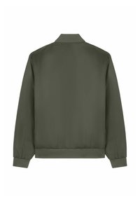 Veste bomber vert olive avec col, poignets et ourlet côtelés, vue de dos sur fond blanc.