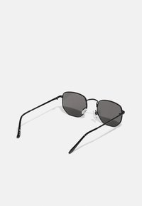 Pier One UNISEX - Saulesbrilles - black
