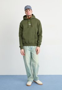 Nike Sportswear HOODIE - Camisola - cargo khaki