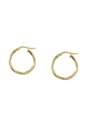 Une paire de boucles d'oreilles créoles torsadées en or avec fermoirs à charnière sur un fond blanc.