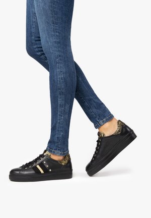 NeroGiardini, Baskets basses - black