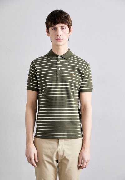Khaki stribet polo skjorte med krave, hvide striber og et lille logo på brystet. Blød tekstur med korte ærmer.