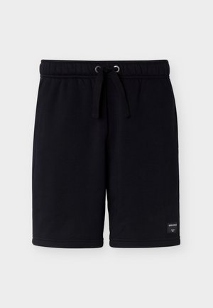 Černé volnočasové šortky s elastickým pasem a černým stahovacím šňůrkem, s malou obdélníkovou nášivkou poblíž lemu na pravé nohavici.