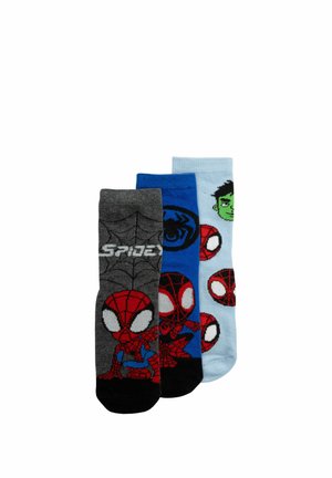 Drei Paar bunte Kindersocken mit Spider-Man-Gesichtern und Netzdesigns, eines davon zeigt auch ein grünes Hulk-Gesicht.
