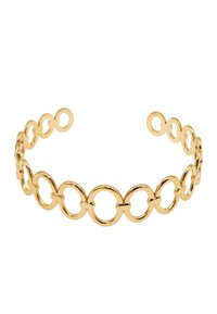 Bracciale rigido in oro con anelli circolari intrecciati e una finitura liscia e lucida. Il design è aperto sul retro per una vestibilità regolabile.