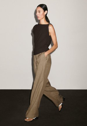 Rangering 1: Massimo Dutti - RELAXING STRAIGHT FIT - Bukse