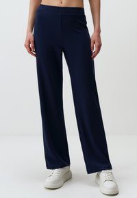 Unausgewählt, dark blue