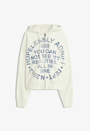 Bela zip-up kapuca s plavim okruglim tekstom: "Bespomocno na pučini," "Ne možeš videti moje stvarnosti," "Sve u jednom," i "Sept. No2."