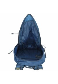 Zaino blu con una superficie liscia, scomparto principale con zip e spallacci regolabili. L'interno presenta un design ampio e foderato.