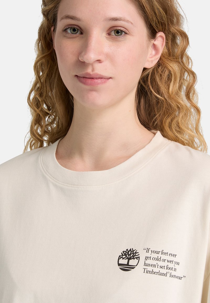 Timberland LAKE HOUSE BACK GRAPHIC TEE. - Triko s potiskem - natural