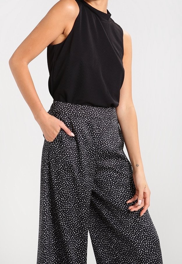 Banana Republic Top - black