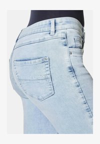 Ausgewählt, blue bleached