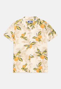 Camicia a maniche corte in tessuto beige chiaro, con un vivace motivo di foglie arancioni e verdi, dotata di colletto classico e chiusura con bottoni.