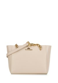Beige leren handtas met een gestructureerde vorm, gouden kettingaccent en logo-detail. Voorzien van een schouderband voor veelzijdig gebruik.