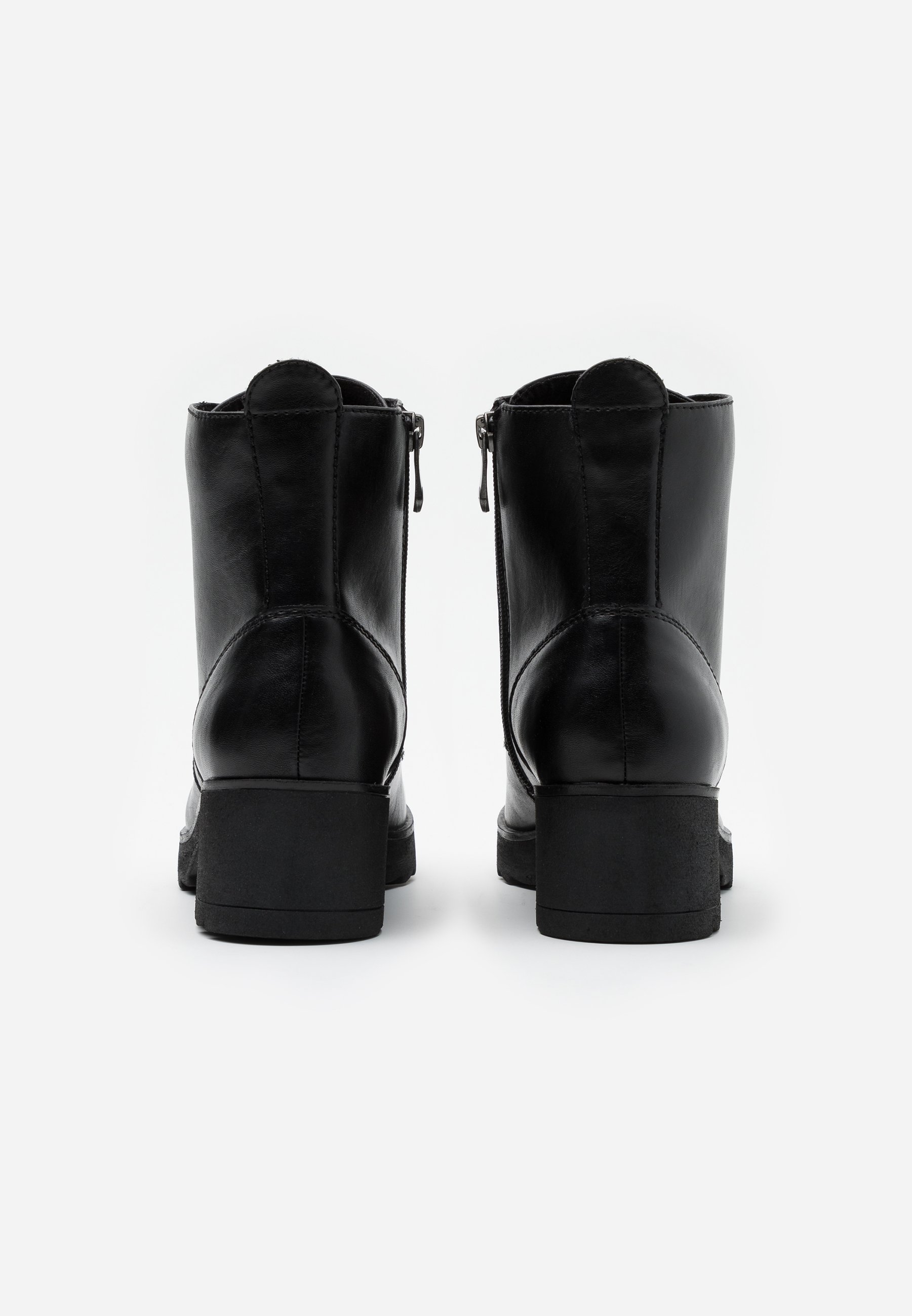 Enkellaarsjes met plateauzool black antic Enkellaarsjes met plateauzool black antic