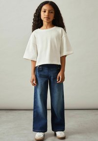 Reiss REISS ALEX OVERSIZE COTTON CROPPED T-SHIRT - Základné tričko - ivory