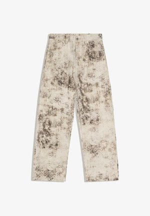 Wijde broek met hoge taille in beige, voorzien van een donker abstract spetterpatroon, dubbele knoopsluiting aan de voorkant en ontwerp met vijf zakken.