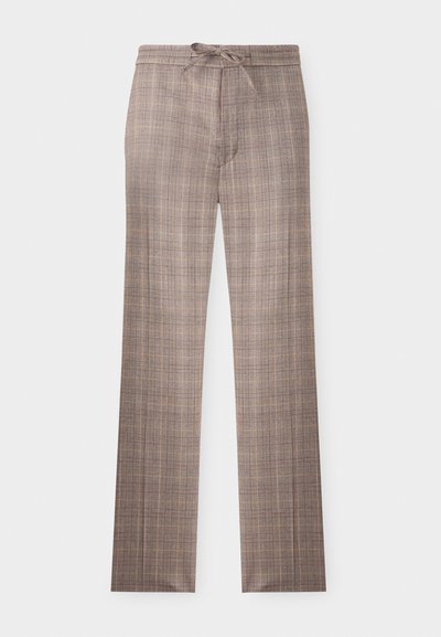 Καφέ παντελόνι με ίσια γραμμή και καρό σχέδιο, με κορδόνι στη μέση, επίπεδη μπροστινή όψη και διακριτικό καρό μοτίβο σε λευκό φόντο.