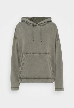 Sweat à capuche vert délavé à manches longues avec poche kangourou et capuche à cordon, présenté sur fond blanc.