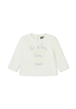 Camiseta de bebé de manga larga color crema con corazón decorativo y texto en francés "le plus beau coeur" bordado en azul claro y rosa.