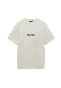 Camiseta de algodón color crema, de manga corta, con cuello redondo, que presenta el texto "dream" en un diseño gráfico marrón a lo largo del pecho.
