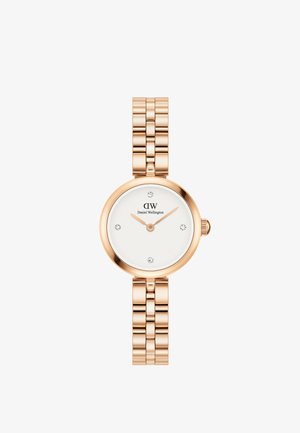 Rozen gouden horloge met een ronde kast, witte wijzerplaat, edelsteen uurmarkers en een metalen schakelarmband. Heeft een minimalistisch ontwerp en logo.