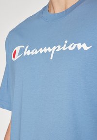 Champion ICONS CREWNECK WITH LARGE LOGO - T-Shirt print - blue