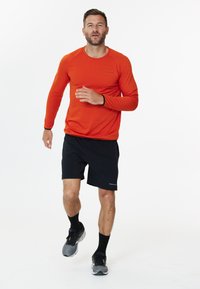 Endurance Langærmet T-shirt - pureed pumpkin