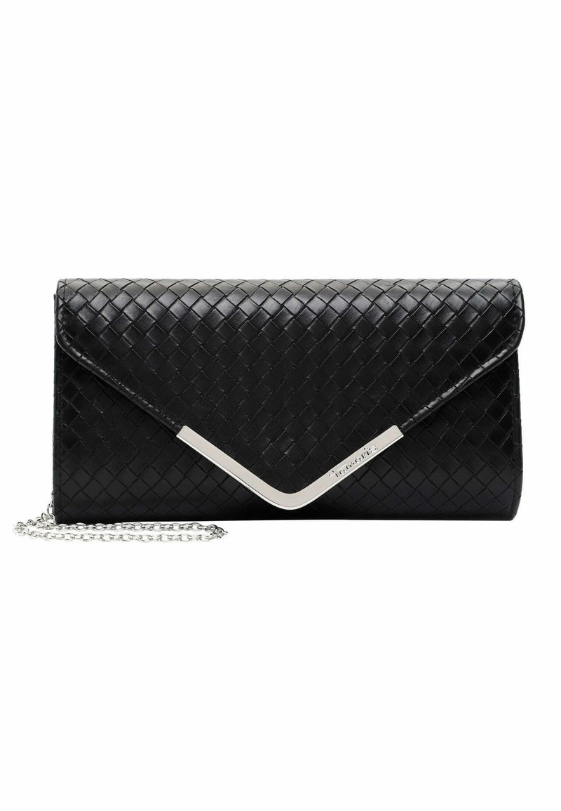Clutch in pelle intrecciata nera con dettaglio metallico a forma di V in argento e tracolla in catena argentata su sfondo bianco.