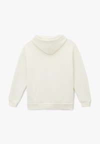 Hoodie color crema con una vestibilità rilassata, polsini e orlo a costine e cappuccio foderato. Texture morbida, design semplice, senza motivi o hardware visibili.