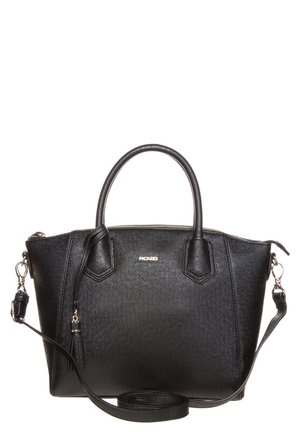 Bolso de cuero negro texturizado con dos asas cortas, correa de hombro desmontable, detalle de borla y logo de la marca en dorado en el frente.