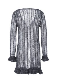 Grå, stickad långärmad cardigan med genomskinlig struktur, som har vertikala ränder och volangkanter på ärmsluten och fållen.