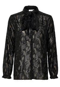 Svart genomskinlig blus med ett strukturerat mönster, hög krage och en rosett som accent. Långa ärmar med samlade manschetter och knäppning fram.