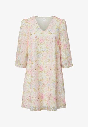 Vestido floral en tonos pastel claros con escote en V, mangas abullonadas tres cuartos y una silueta fluida en línea A.