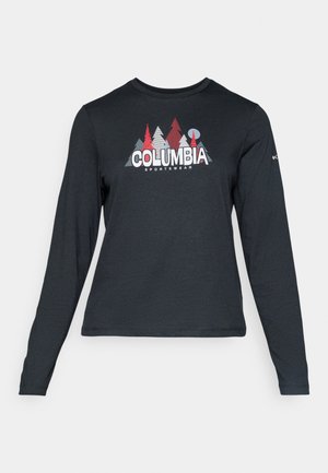 Tummanharmaa pitkähihaisen paidan graafinen kuva punaisista puista ja vuorista; "COLUMBIA" -logo lihavoituna valkoisella tekstillä. Pehmeä kangas, normaali pyöreä kaula-aukko.