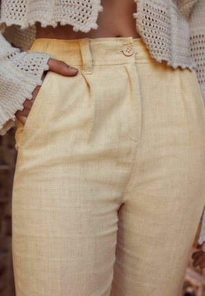 REGULAR FIT - Tygbyxor - natural