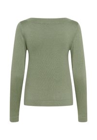 Pulover z dolgimi rokavi v svetlo zeleni barvi, ki ima širok, raven ovratnik in gladko, teksturirano pletenino. Brez vidnih vzorcev ali kovinskih delov.