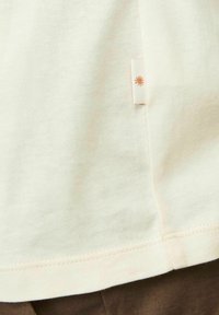 Jack & Jones GEDRUCKT RUNDHALS - Camiseta estampada - buttercream