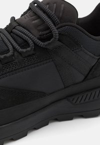 Thumbnail Image 6