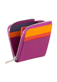 Cartera de cuero colorida con un exterior rosa, cierre con cremallera, múltiples ranuras para tarjetas en rojo, naranja y púrpura, y una textura suave.