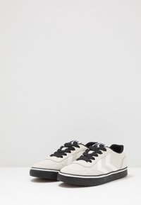 Hummel Zapatos sin cordones - off-white