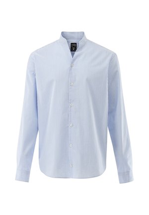 Hellblau-weiß gestreiftes Hemd mit langen Ärmeln, Knopfleiste vorne und Stehkragen.