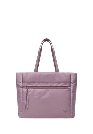 Torba typu tote w kolorze lawendowym z dwoma uchwytami i przednią kieszenią na zamek, wykonana z gładkiego, wyściełanego materiału z małym logo w prawym dolnym rogu.