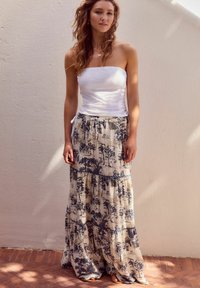 Next PETITE - TIERED - Maksi svārki - blue cream