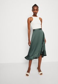 VILA VIELLETTE HW SU-EV - Falda acampanada - duck green